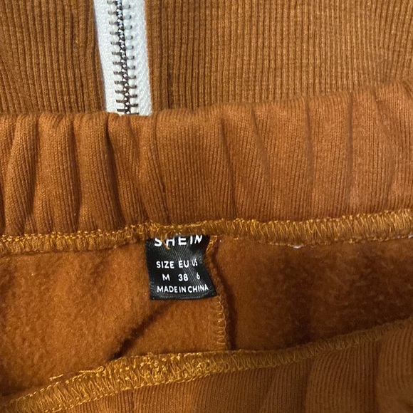 Track suit - Picture 3 of 3